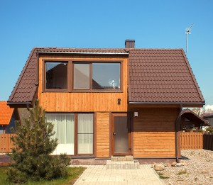 Двухэтажный домик с террасой